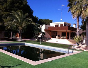 8 bedroom Villa in Elche - &euro;600,000