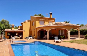 5 bedroom Villa to rent in Javea