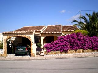 2 bedroom Villa for sale in Orba