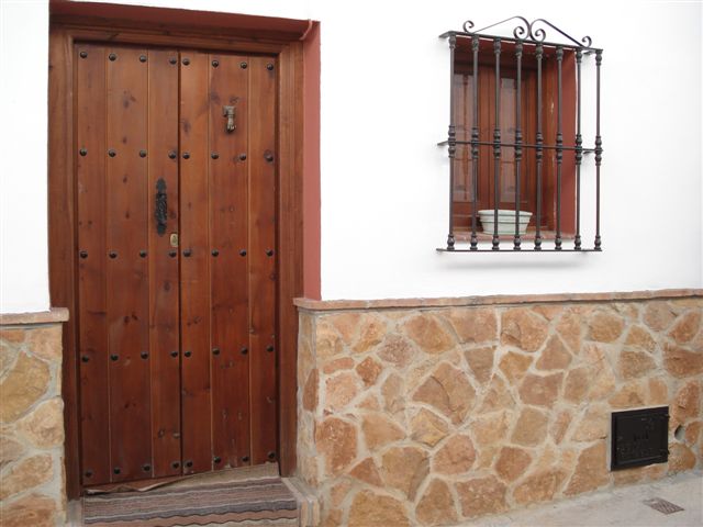 2 Bedroom Townhouse in Setenil de las Bodegas