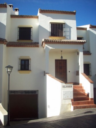 3 Bedroom Townhouse in Arriate