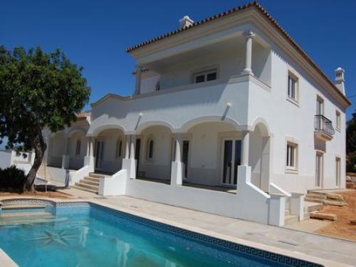 4 bedroom Villa for sale in Almancil