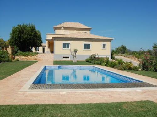 4 bedroom Villa for sale in Estoi