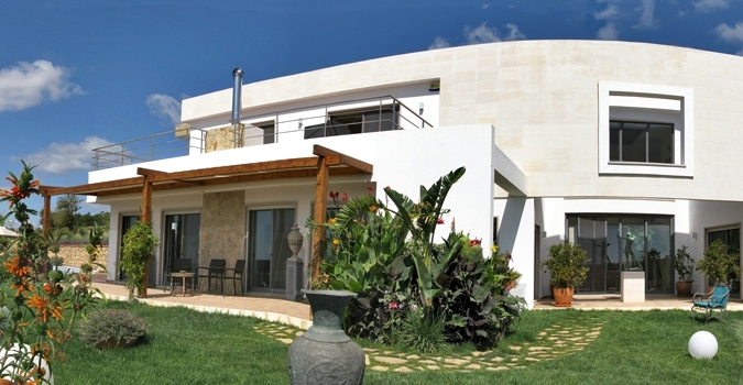 4 bedroom Villa for sale in Santa Barbara de Nexe