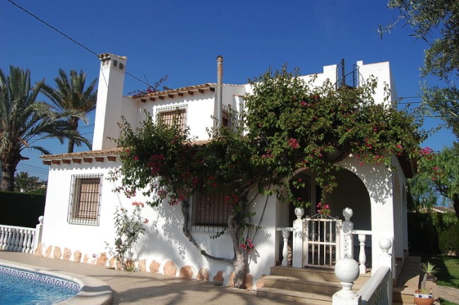 4 bedroom Villa for sale in Cabo Roig